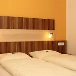 Croatia&restaurant Adria Hotel *