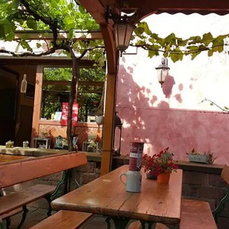 Croatia & Restaurant Adria クリンゲンベルク・アム・マイン