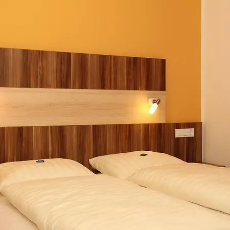 Croatia & Restaurant Adria ホテル *